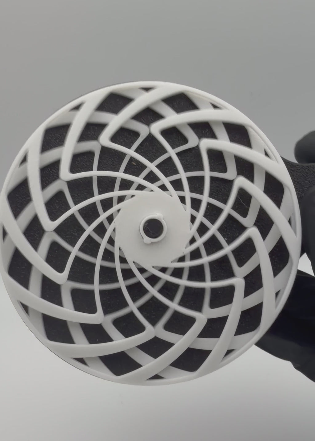 OPTICAL ILLUSION SPINNER